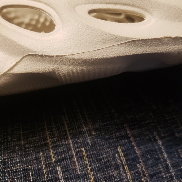 adidas  Yeezy Foam Runner  Sand /Cream No Box - Picture 3 of 6